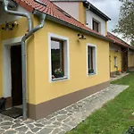 Valda *