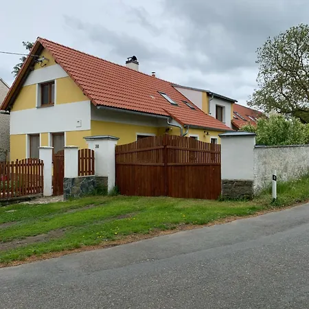 بيت للعطل Valda Klucenice